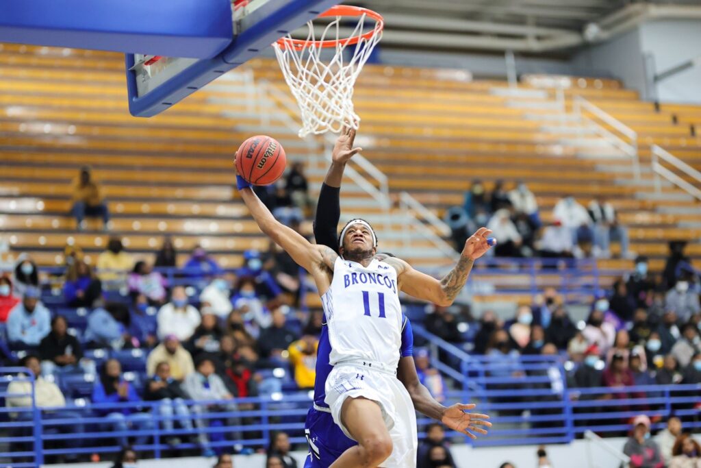 Jalen Seegarsof Fayetteville State Broncos against Livingstone